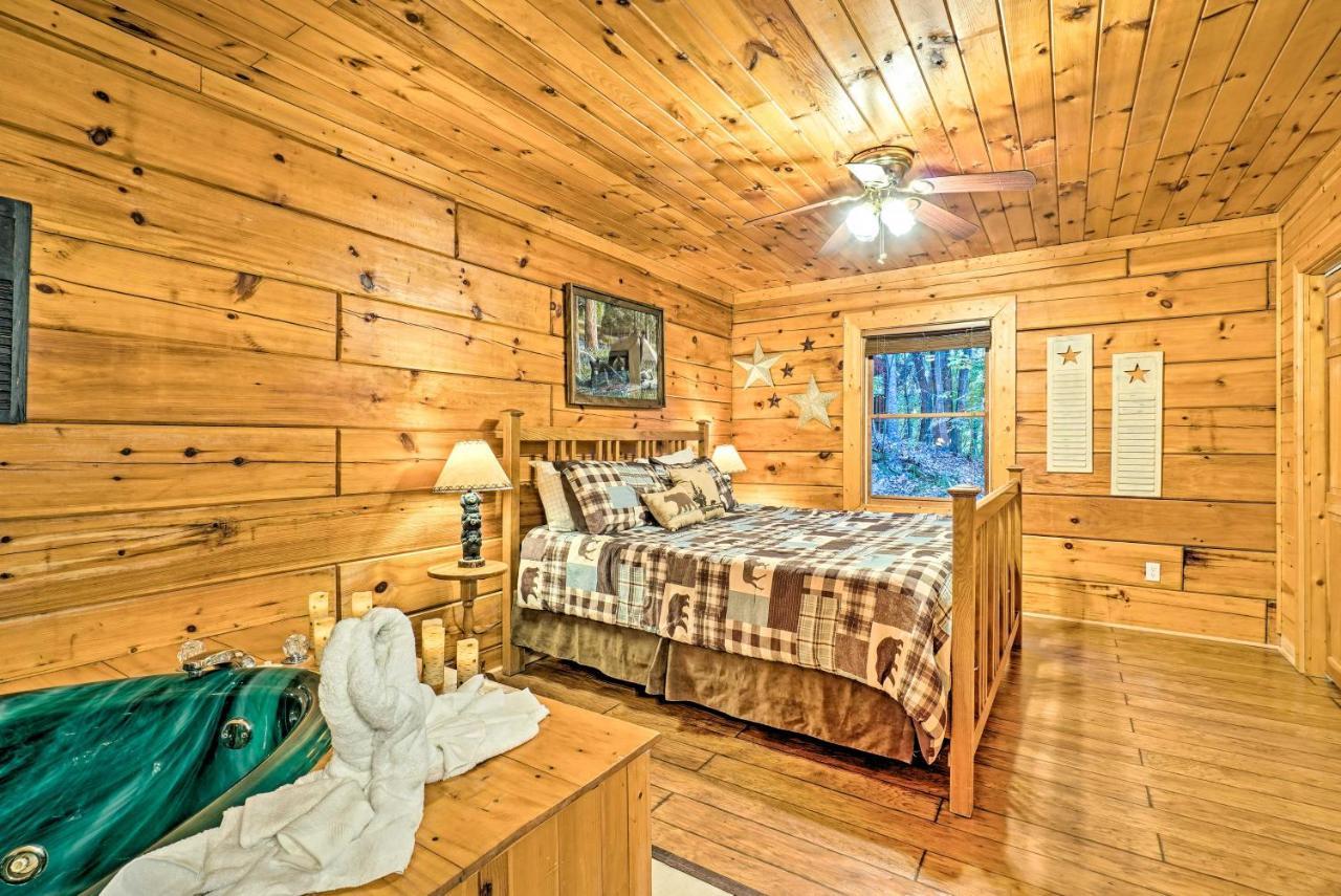 Grin N Bear It Cabin With Hot Tub And Fire Pit! Pigeon Forge Exterior photo